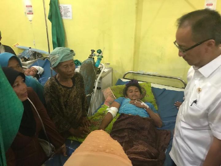 Mensos Agus Kunjungi Korban Gempa Sumenep