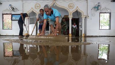 Banjir Mulai Surut, Warga Aceh Mulai Berbenah