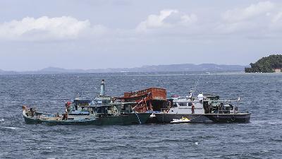 Dozens of Illegal Fishing Boats Sunk at Natuna 