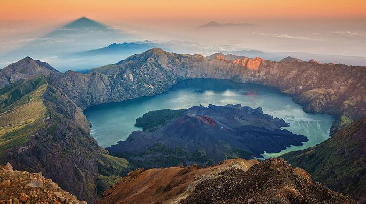 Six Approved Trails on Mount Rinjani for Safe and Scenic Hiking