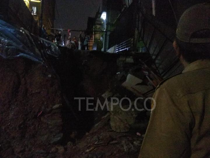 Landslide in Indonesia's Garut Kills Four