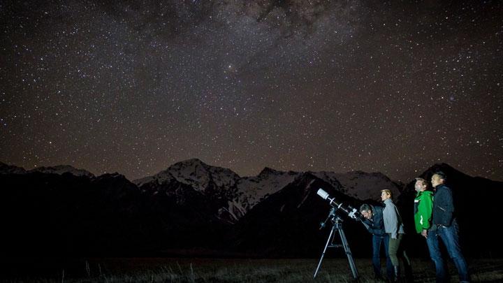 The Rise of Noctourism: Exploring Tourist Attractions After Dark