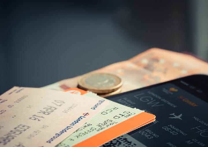Why Tuesday and Wednesday Flights Are Cheaper: A Travel Expert's Advice