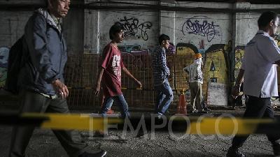 Jalan Banyak Dipasang Tiang Listrik, Ini Gaya Protes Difabel