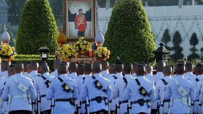 Thai King to Pay Respect to Buddha Image on Eve of Coronation