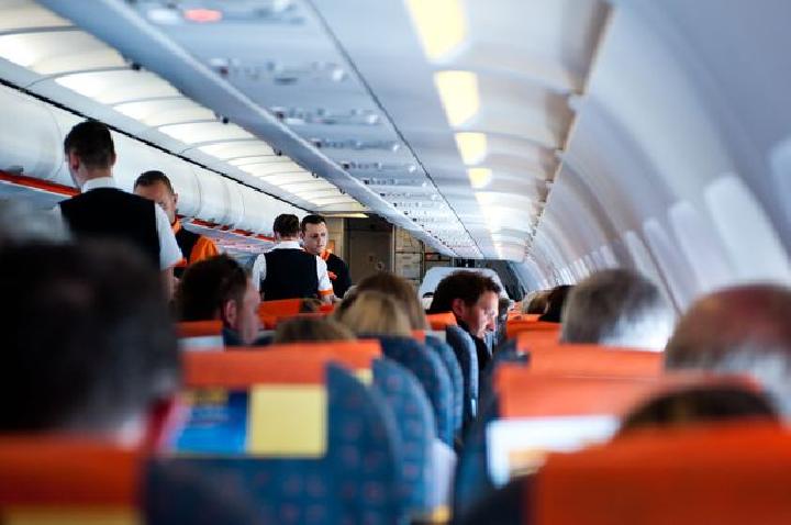 Flight Attendant Warns Passengers Against Using Airplane Blankets; Here's Why