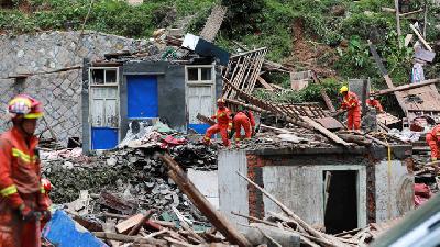 One Killed in Japan as Typhoon Approaches