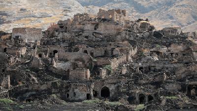 Residents Flee Ancient Turkish Town Before Dam Waters Rise