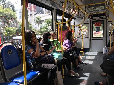 The situation at a women-only compartment in Transjakarta's bus Doc.: Alice Leggett, Astrid Pramesuari, Jack Jones, Jessica Dyra