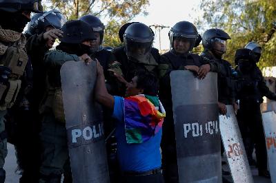 Bolivia Mulai Tenang Tapi Pendukung Evo Morales Masih Dikejar