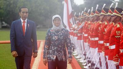 Jokowi Welcomes Singapore President in Bogor