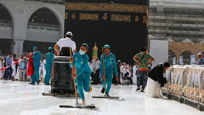 Saudi Arabia Reopens Mecca, Medina after Coronavirus Closure