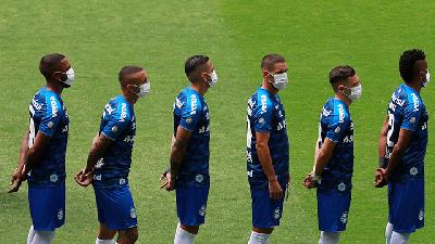 Brazilian Team Wear Masks in Protest at Having to Play