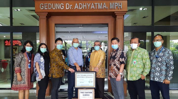 Tahir Foundation Bersama Mayapada Healthcare Serahkan Paket Bantuan Sembako ke RS Rujukan Covid-19