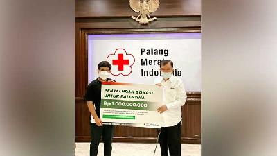 Fadil Jaidi Serahkan Donasi yang Dia Kumpulkan untuk Palestina