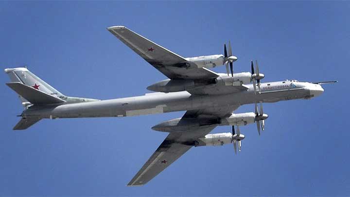 Russia Mobilizes Nuclear Bombers in Response to US Submarine Maneuvers