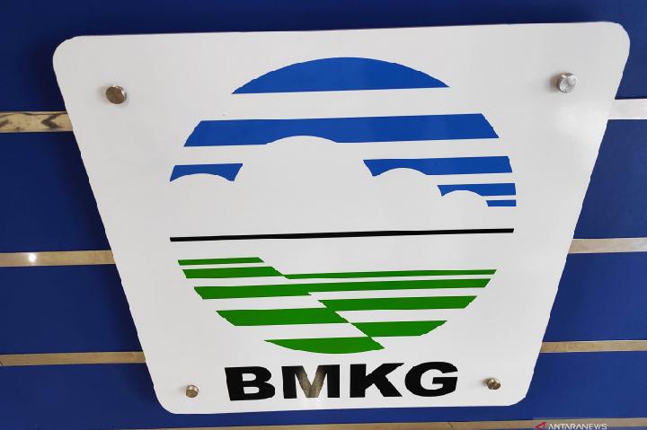 BMKG Issues Warning for 6-Meter-High Waves in Parts of Indonesian Waters