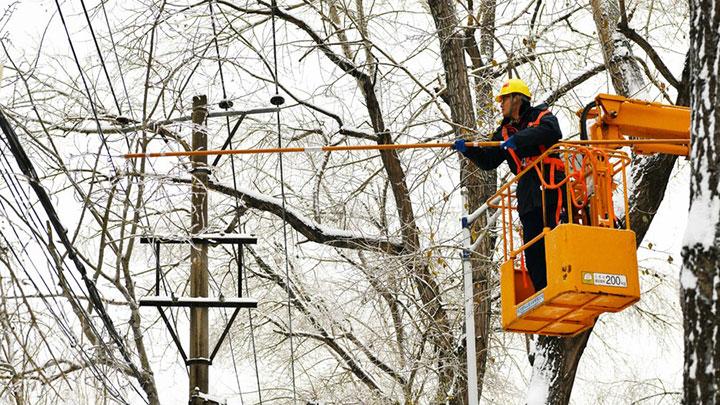 Ranking the Top 10 Highest-Paying Blue-Collar Jobs: From Pilot to Electrician