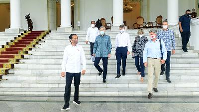 President Jokowi with Ambassadors Visit Plant Nursery