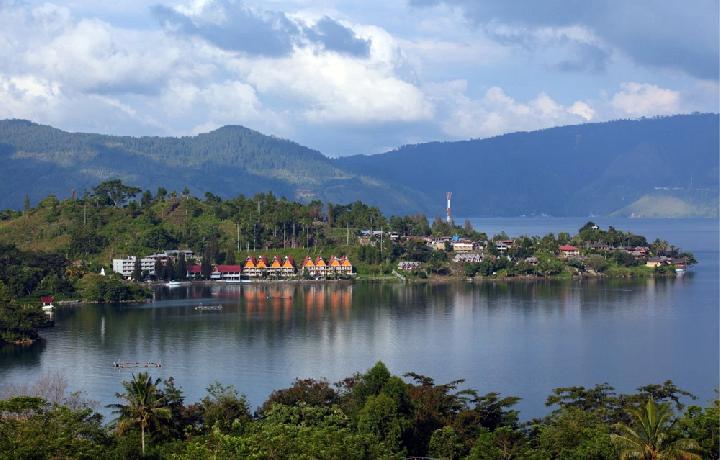 Lake Toba to Feature 22 Kilometers of Beach Tourism
