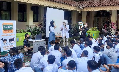Kegiatan sosialisasi startup Klassku kepada para siswa dan siswi SMP/SMA Ragunan, Jakarta Selatan, pada 13 Juni 2022. (FOTO/Klassku)