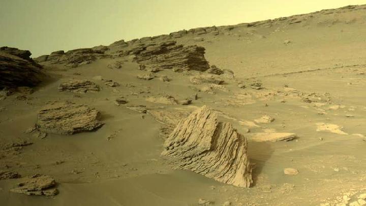 NASA Discovers Odd Rock 'Skull Hill' on Mars