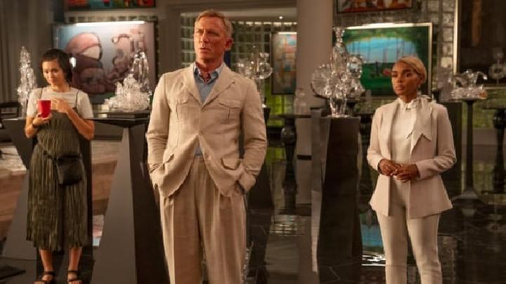 6 Netflix Movies with Murder Mysteries