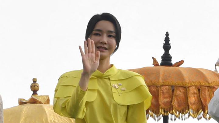 South Korea: Arrest Warrant Sought for Ex-First Lady Kim