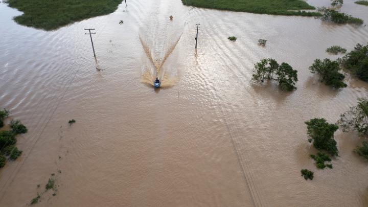 Foto udara banjir yang menerjang Canelinha, Santa Catarina, Brasil, 1 Desember 2022. REUTERS/Anderson Coelho