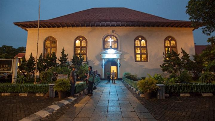 3 Historical Churches in Jakarta for Religious Christmas Getaway