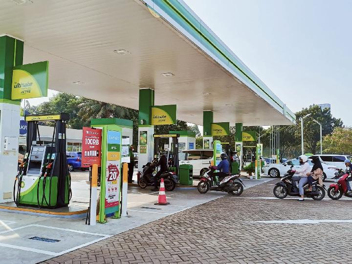 Pertamina's Single-Entry Fuel Import System Complies with Regulations: Minister