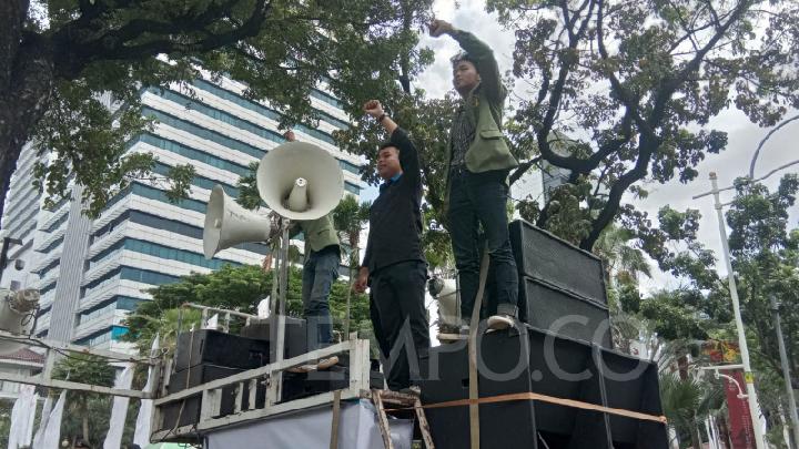 BEM UPNVJ Gelar Aksi di Patung Kuda Hari Ini