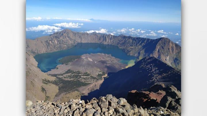 Why Indonesian Volcano Rinjani Captivates Hikers Worldwide?