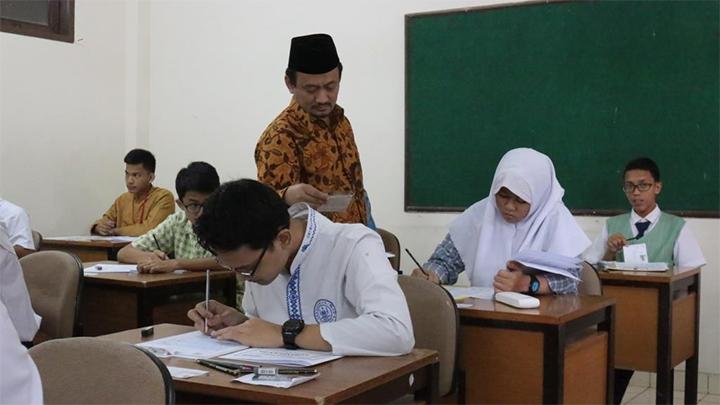 Finance Minister Sri Mulyani's Comments on Teachers' and Lecturers' Salaries