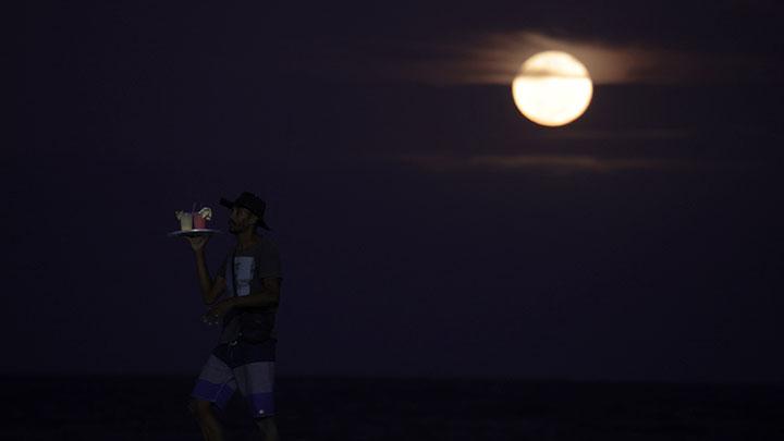 Buck Moon Glows Tonight, Marking July's Full Moon Event