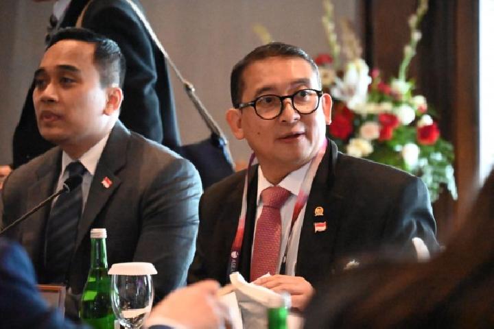 Ketua BKSAP DPR Fadli Zon saat mengikuti AIPA Preparatory Meeting di Labuan Bajo, Nusa Tenggara, Selasa (9/5/2023). Foto: Saum/nr