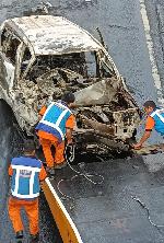Kendaraan Toyota Inova terbakar di Tol Tangerang Jakarta, Senin, 7 Agustus 2023. Foto: Istimewa