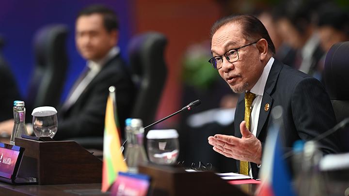 Anwar Ibrahim Perintahkan Surat Tidak Gunakan Bahasa Melayu ...