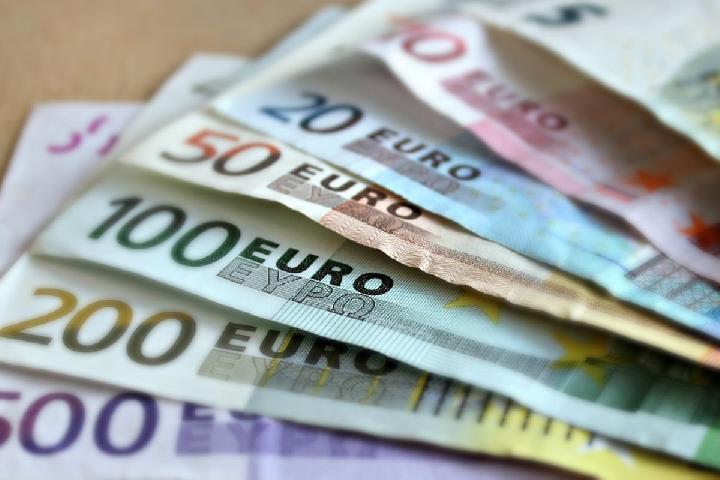 Here Are 10 European Money Tips Worth Remembering
