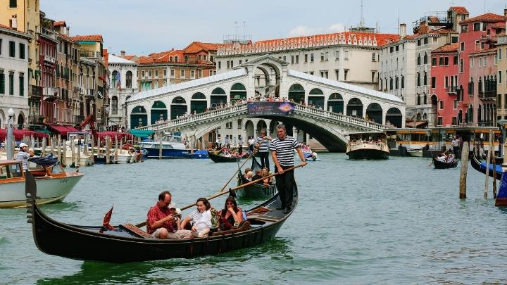 Venice to Raise Gondola Fares After Imposing Tourist Tax