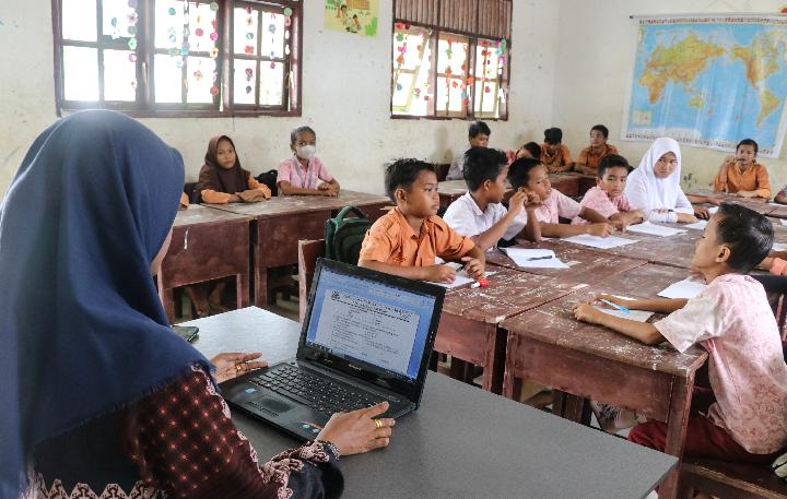 Pemerintah Targetkan 16.557 Sekolah Terkoneksi Internet 