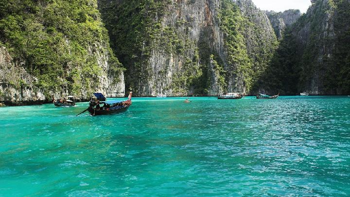 Discover Thailand's Phi Phi Islands Top Attractions