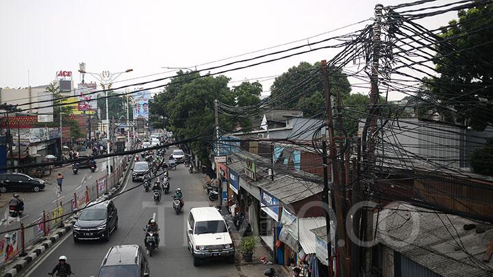 Terpopuler Bisnis: Aturan Biaya Pemindahan Tiang Listrik, Kereta Tambahan Relasi Ketapang-Jember Setiap Akhir Pekan