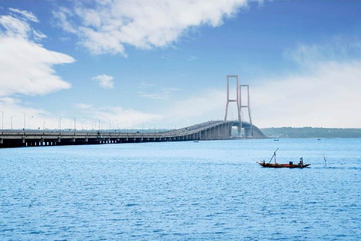15 Tempat Wisata di Madura, Ada Bukit Kapur hingga Hutan Mangrove
