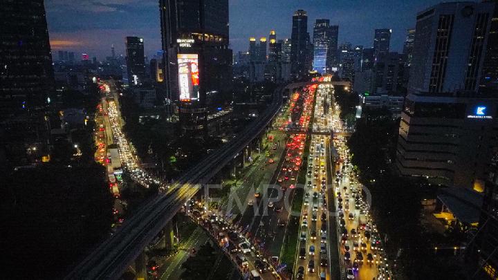 8 Busiest Cities in the World Where Sleep is Optional