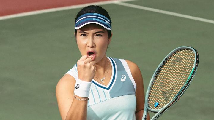 Wimbledon 2025: Aldila Sutjiadi Overcomes Early Tie-Break Scare with Partner Hozumi