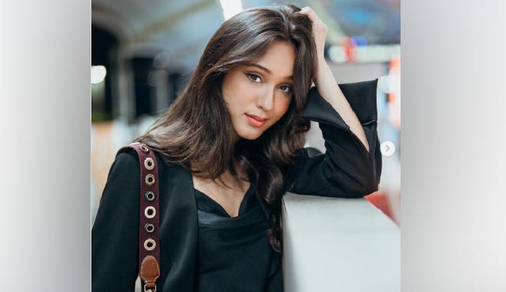 Yasmin Napper Butuh Waktu 30 Menit untuk Pakai Skincare dan Makeup