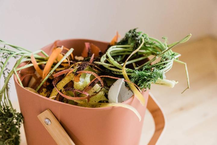 EU to Slash Food and Fast Fashion Waste