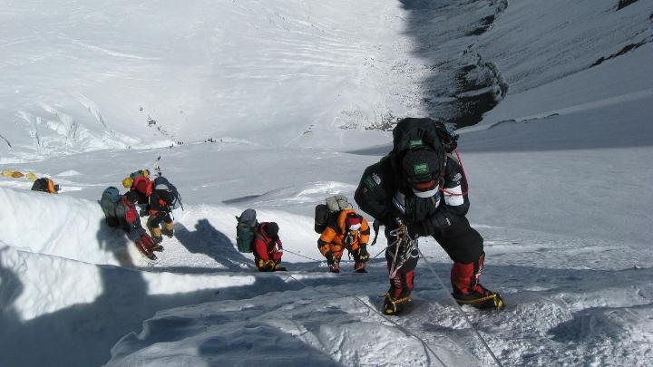 Nepal to Tighten Everest Climbing Rules, Restricting to Experienced Climbers Only