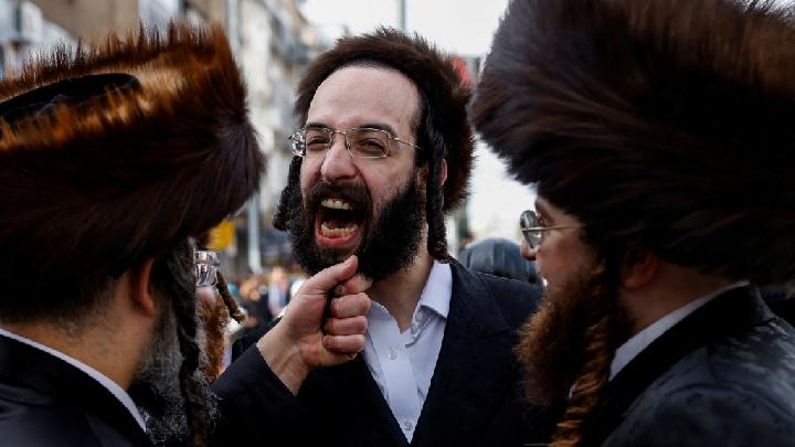 Spanish Airline Ejects French Jewish Teenagers from Flight Over Disruptive Behavior